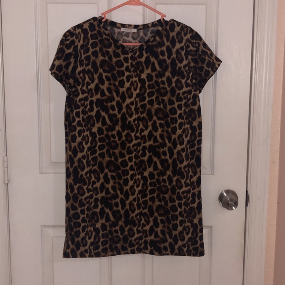 Tee shirt dress.